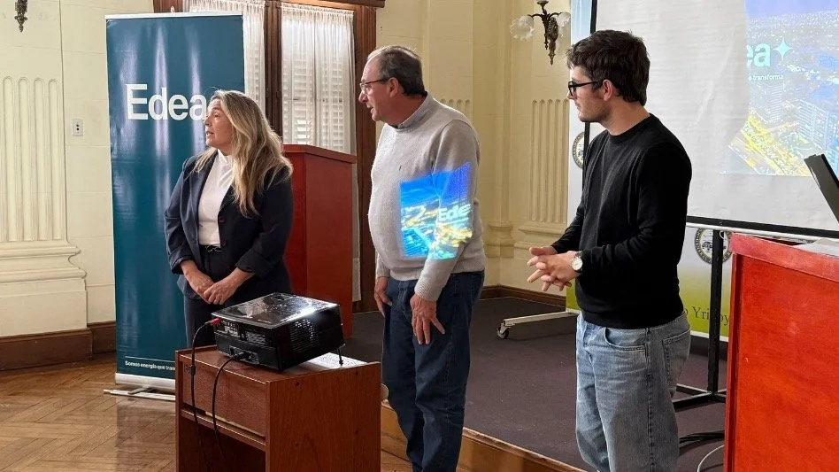 Participantes de la capacitación sobre seguridad eléctrica en el Palacio Municipal.